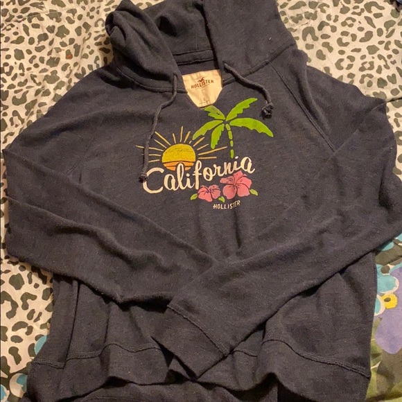 Holister hoodie for cold breezey summer nights - Picture 2 of 2